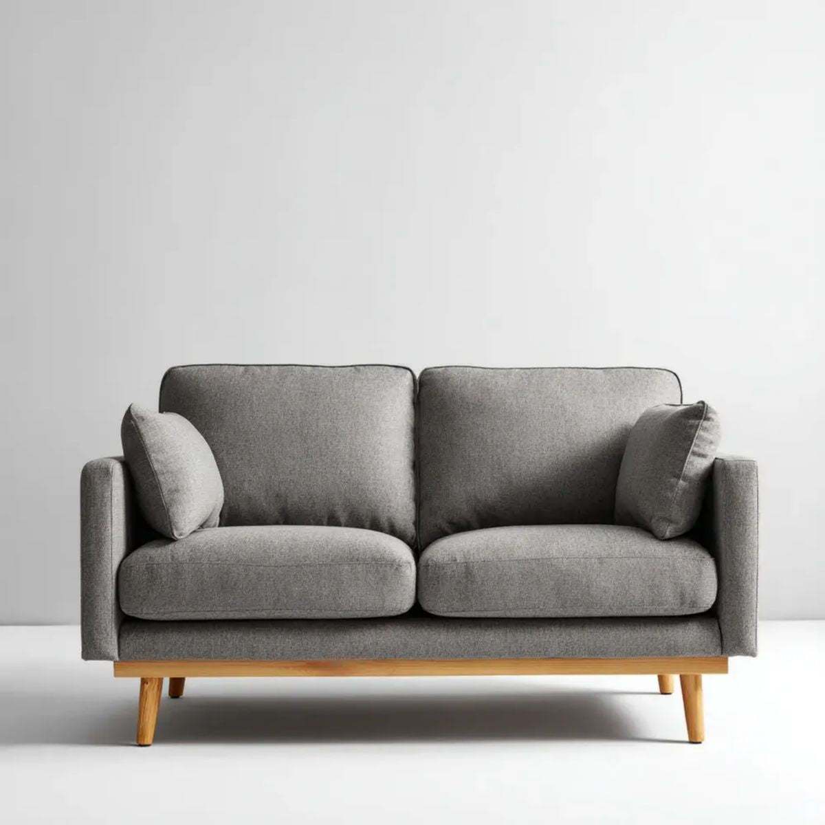 Szara sofa dwuosobowa z tapicerką poliestrową i drewnianymi nogami, 160 × 85 × 85 cm
